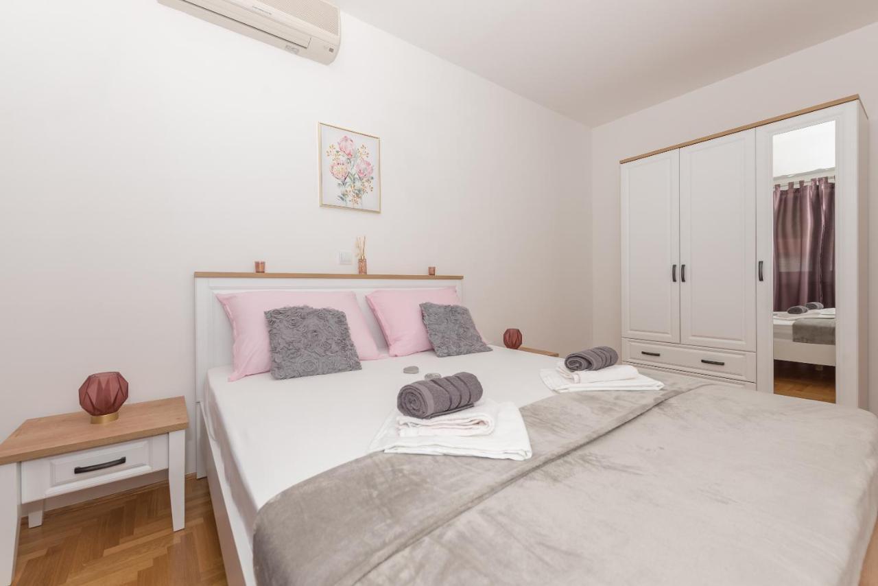Deluxe 3 Bedroom Apartment With Sea View Baška Voda Εξωτερικό φωτογραφία