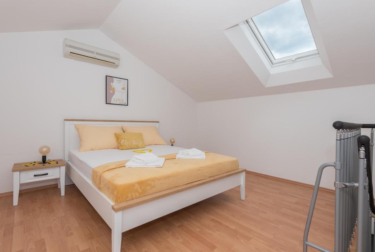 Deluxe 3 Bedroom Apartment With Sea View Baška Voda Εξωτερικό φωτογραφία