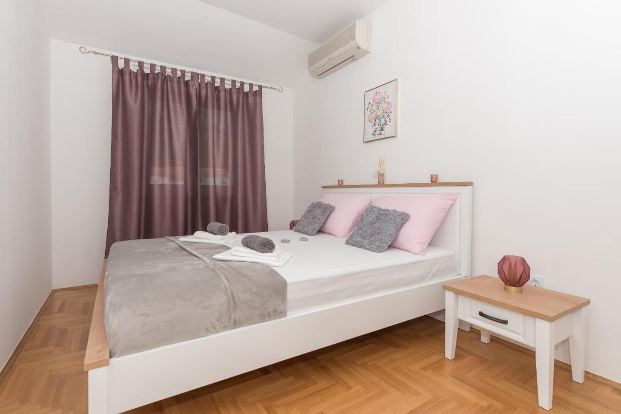 Deluxe 3 Bedroom Apartment With Sea View Baška Voda Εξωτερικό φωτογραφία